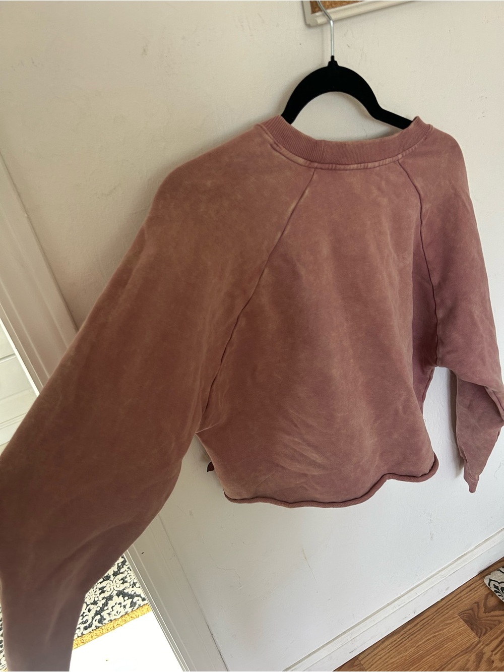 Joy Lab mauve sporty Rose Cropped Crewneck Sweatshirt - Women's - Picture 5 of 7